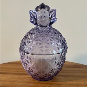 SEA & SAND candle in EXCELLENT LIKE-NEW CONDITION!! Hanalei Wildflower scent.